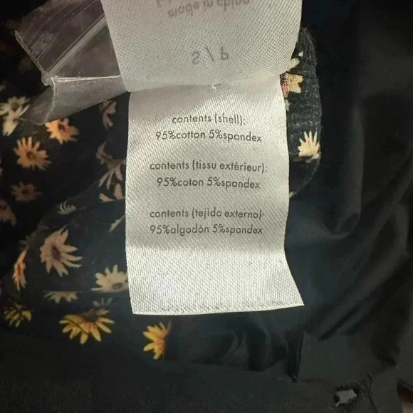 We Wore What Women's Romper Shorts Size Small Sunflower Floral Short Sleeve NWT - Picture 5 of 8